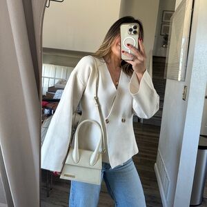 Jacquemus Le Chiquito Moyen Bag
